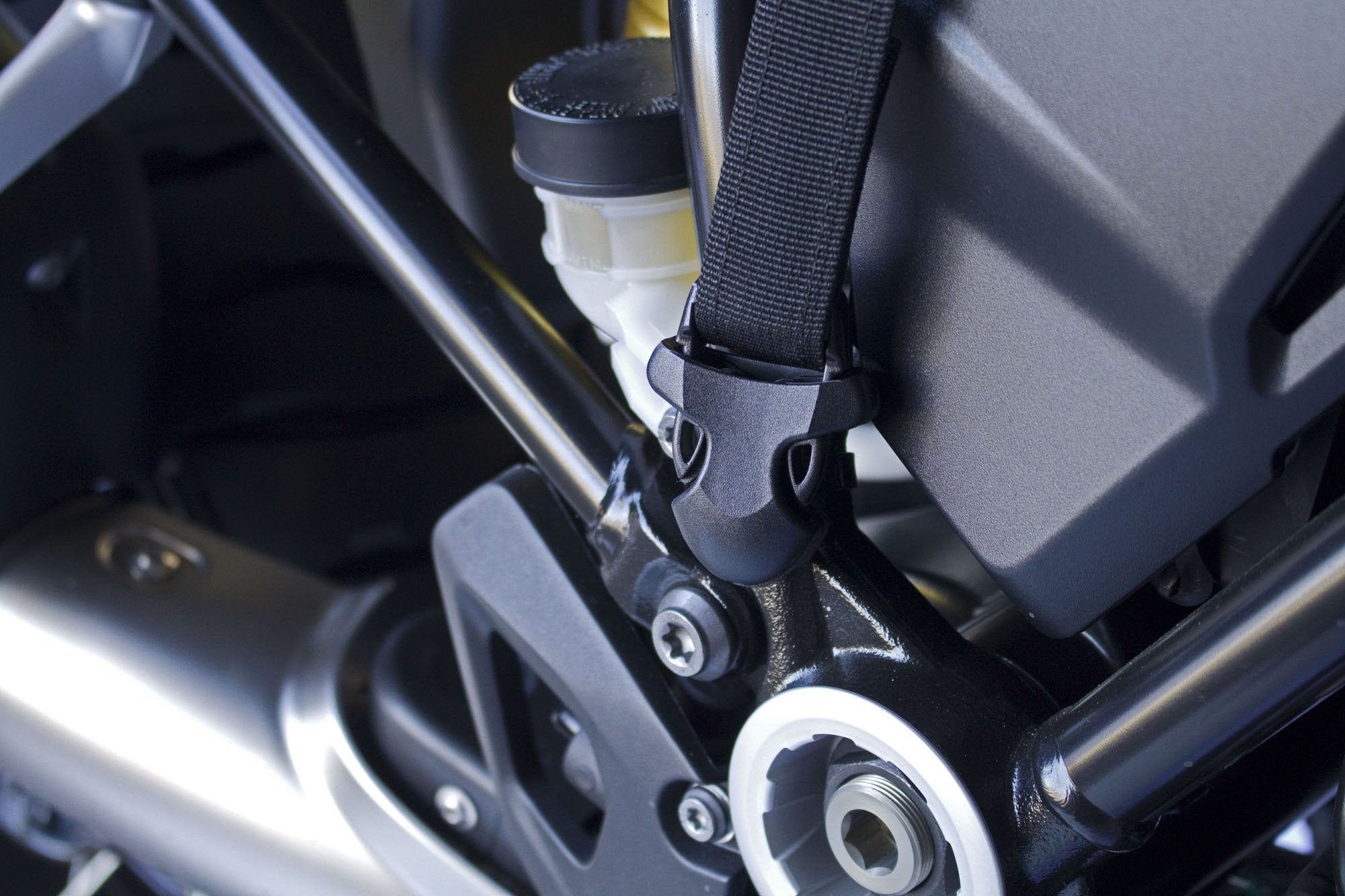 Rear Fastening Buckles for Sandstorm